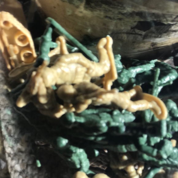 ACTION FIGURES - Picture 3 of 5